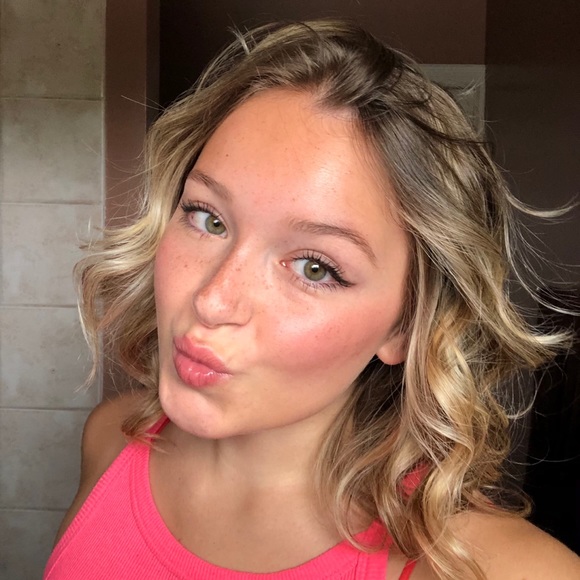 Meet your Posher, Brigitte - Picture 1 of 1